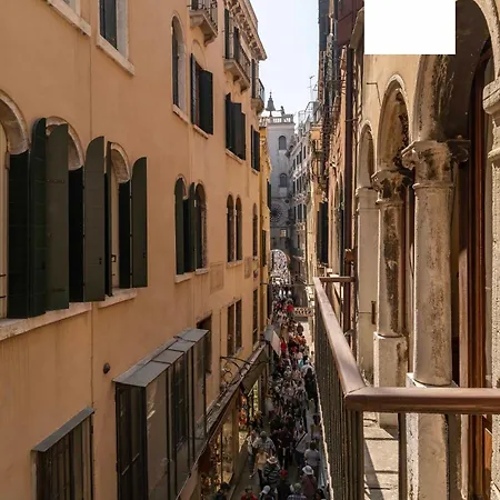 Apartment Torre Dell'orologio By Bricola Venice