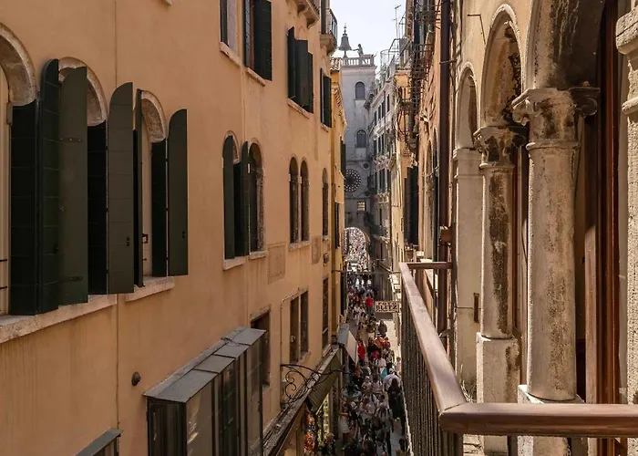 Apartamento Torre Dell'orologio By Bricola Veneza