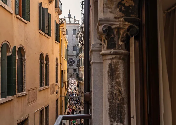Torre Dell'orologio By Bricola Apartamento Veneza